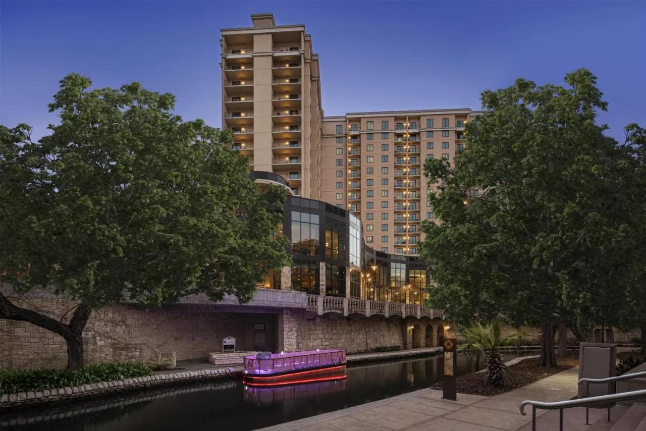 Embassy Suites San Antonio Riverwalk-Downtown photo