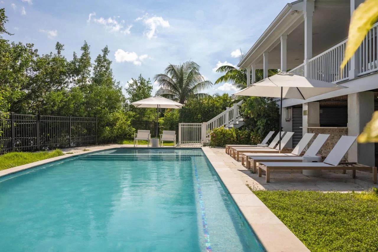Evershore House -Pool, Parking, Dock! photo