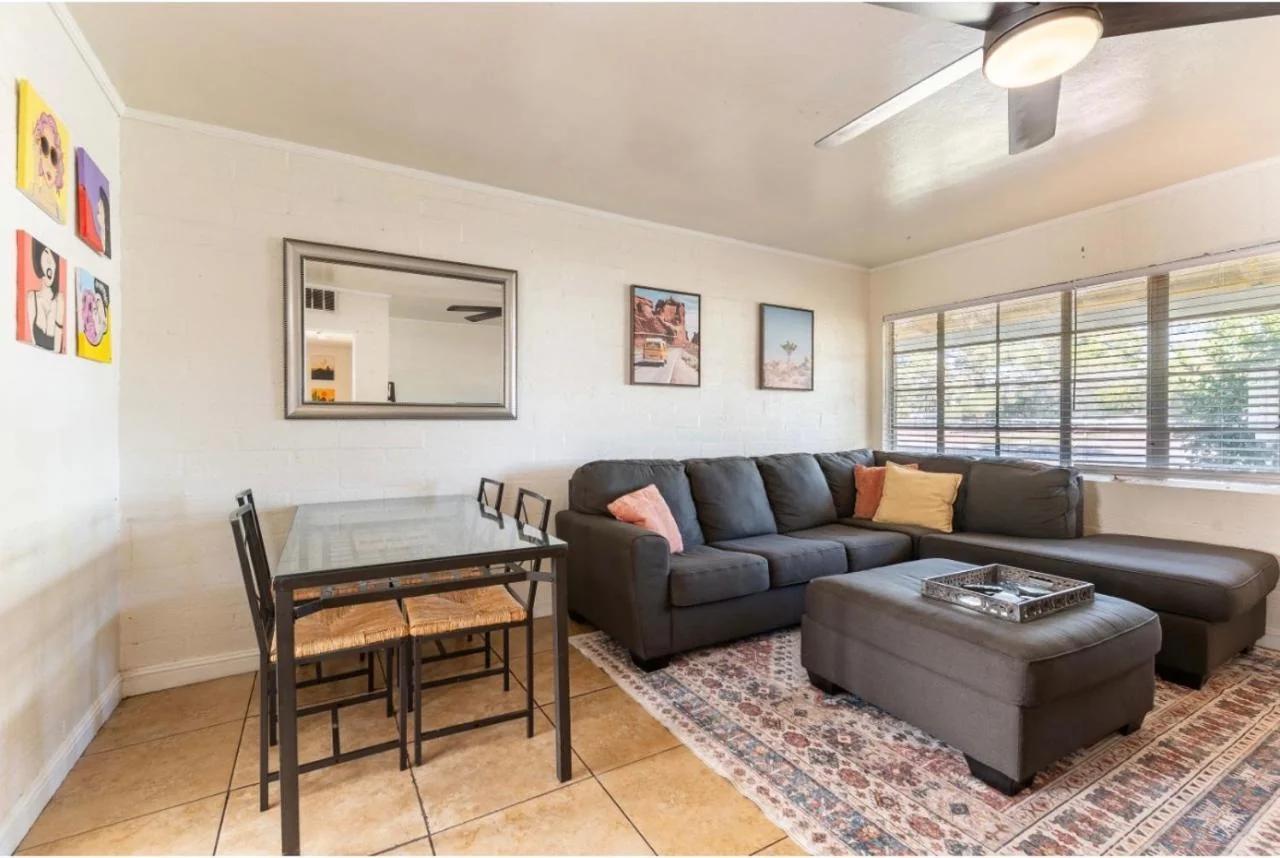 *Free Parking near Strip Cozy 2Br home Side: A photo