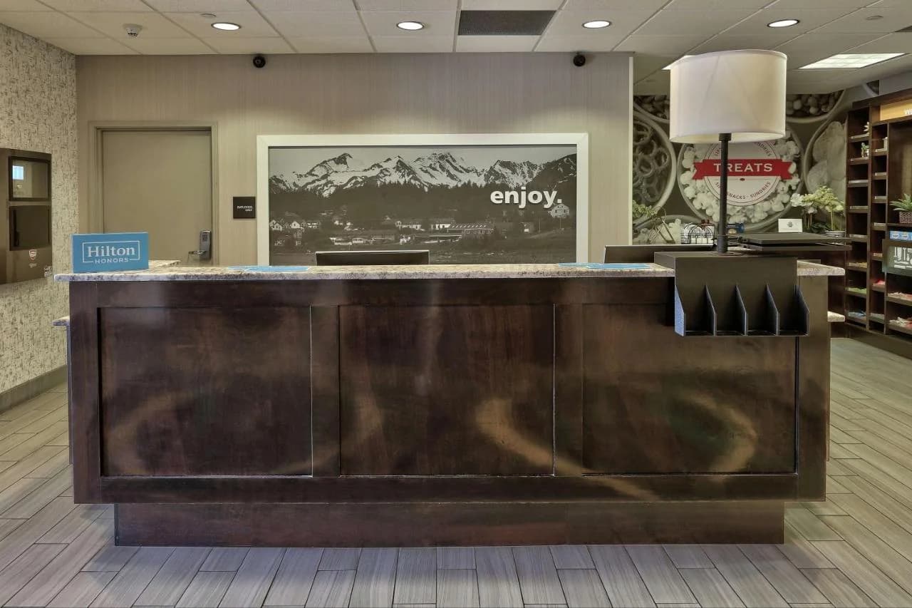 Hampton Inn & Suites Albuquerque Airport photo