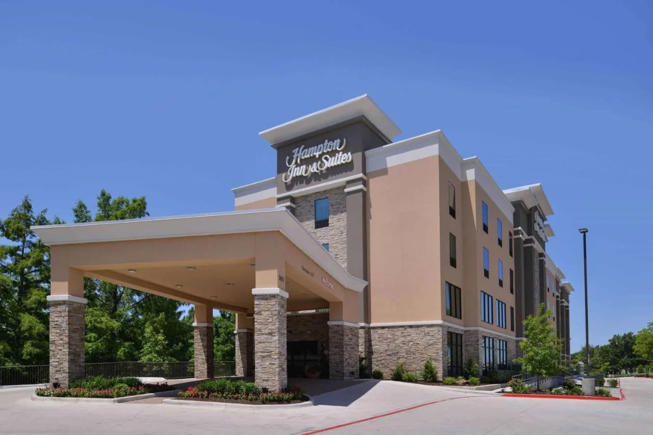 Hampton Inn & Suites Dallas Market Center photo