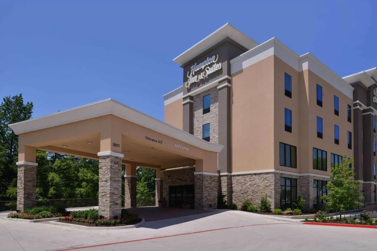 Hampton Inn & Suites Dallas Market Center photo