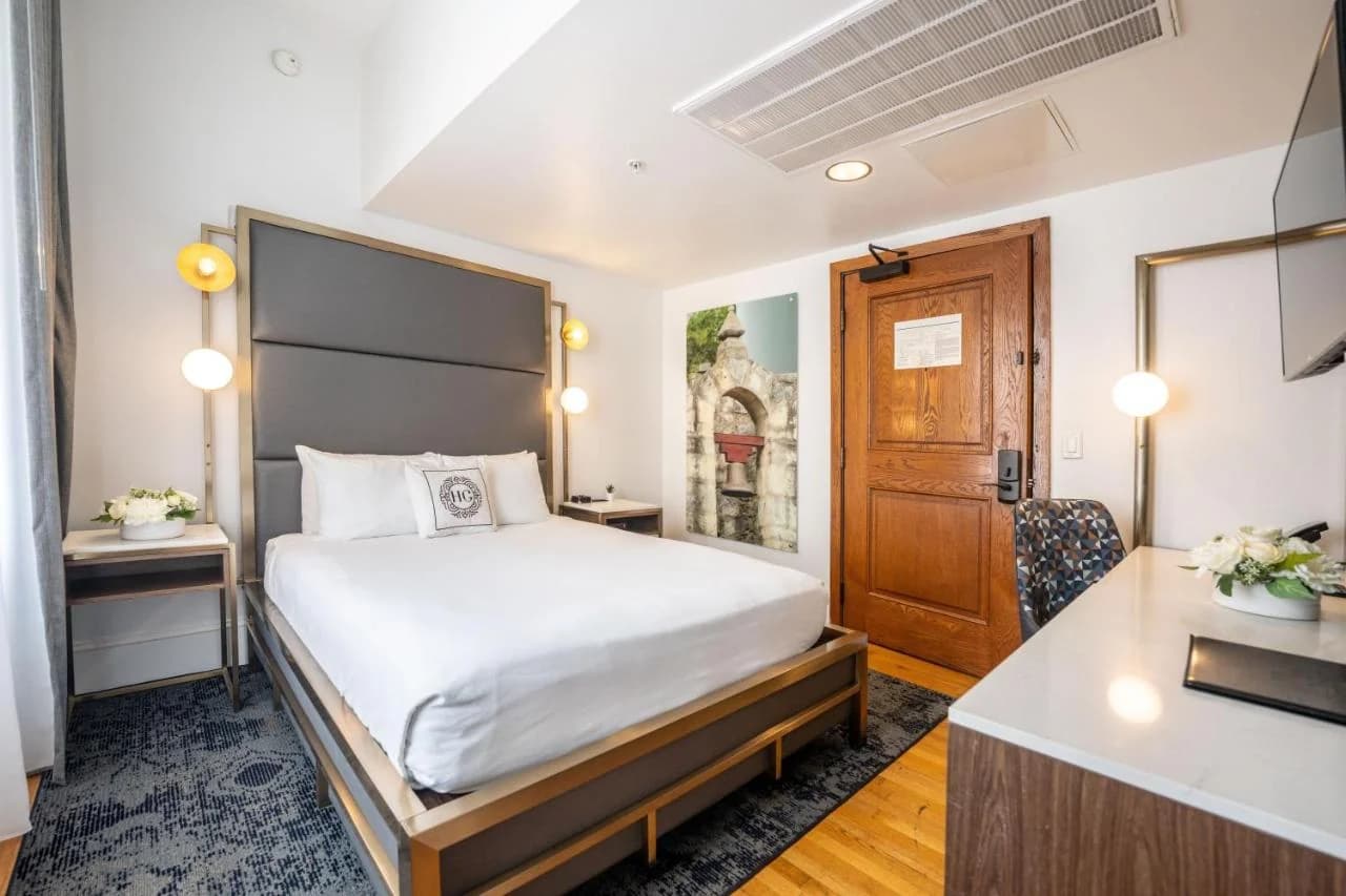 Hotel Gibbs Downtown Riverwalk photo