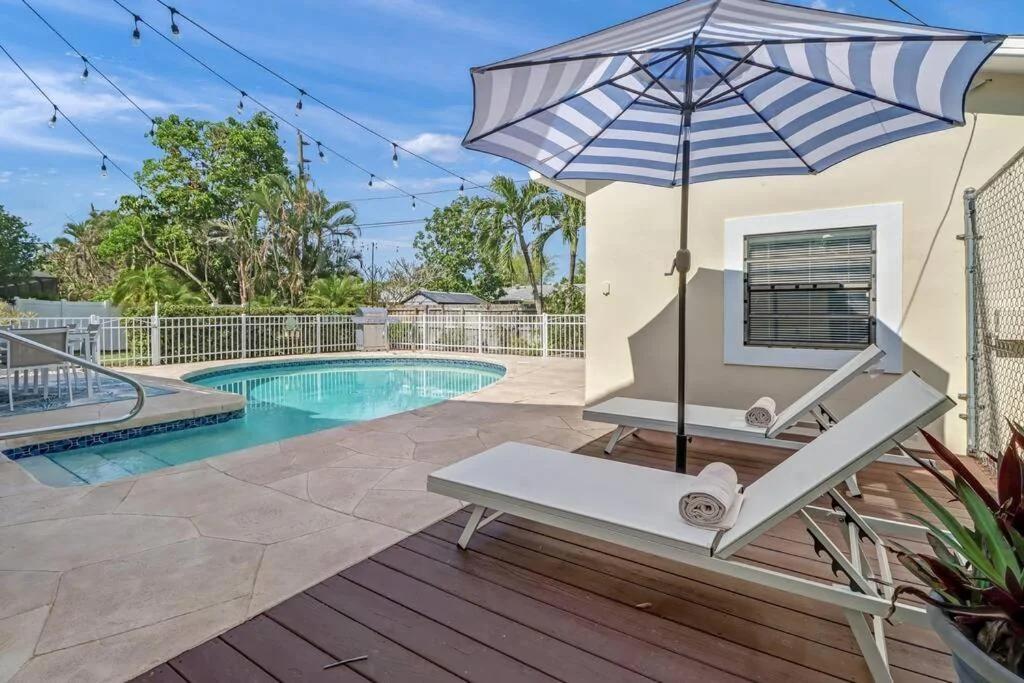 House w/ heated pool in Naples 5 min to beach foto