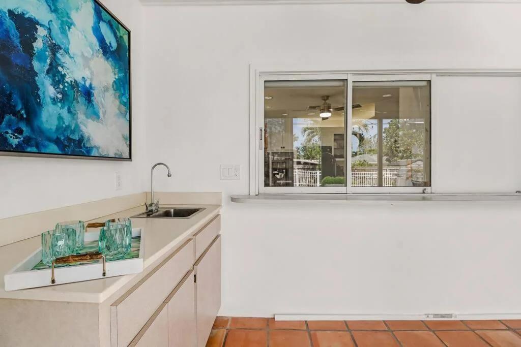House w/ heated pool in Naples 5 min to beach foto