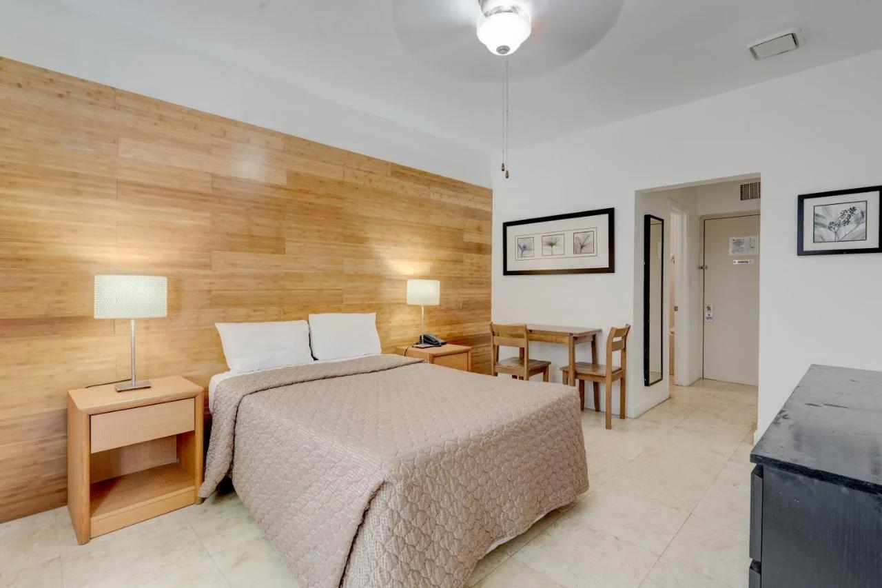 James Hotel photo