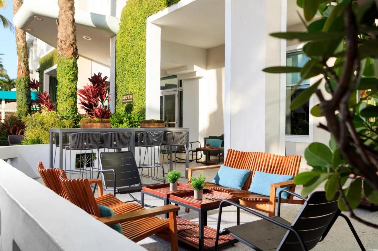 Kimpton Surfcomber Hotel by IHG photo