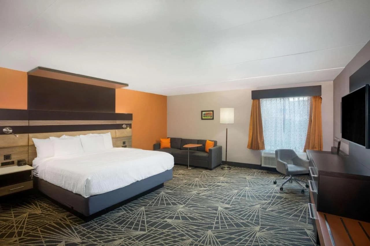 La Quinta by Wyndham Branson photo