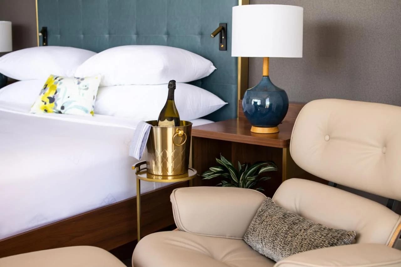 Le Meridien Essex Chicago photo