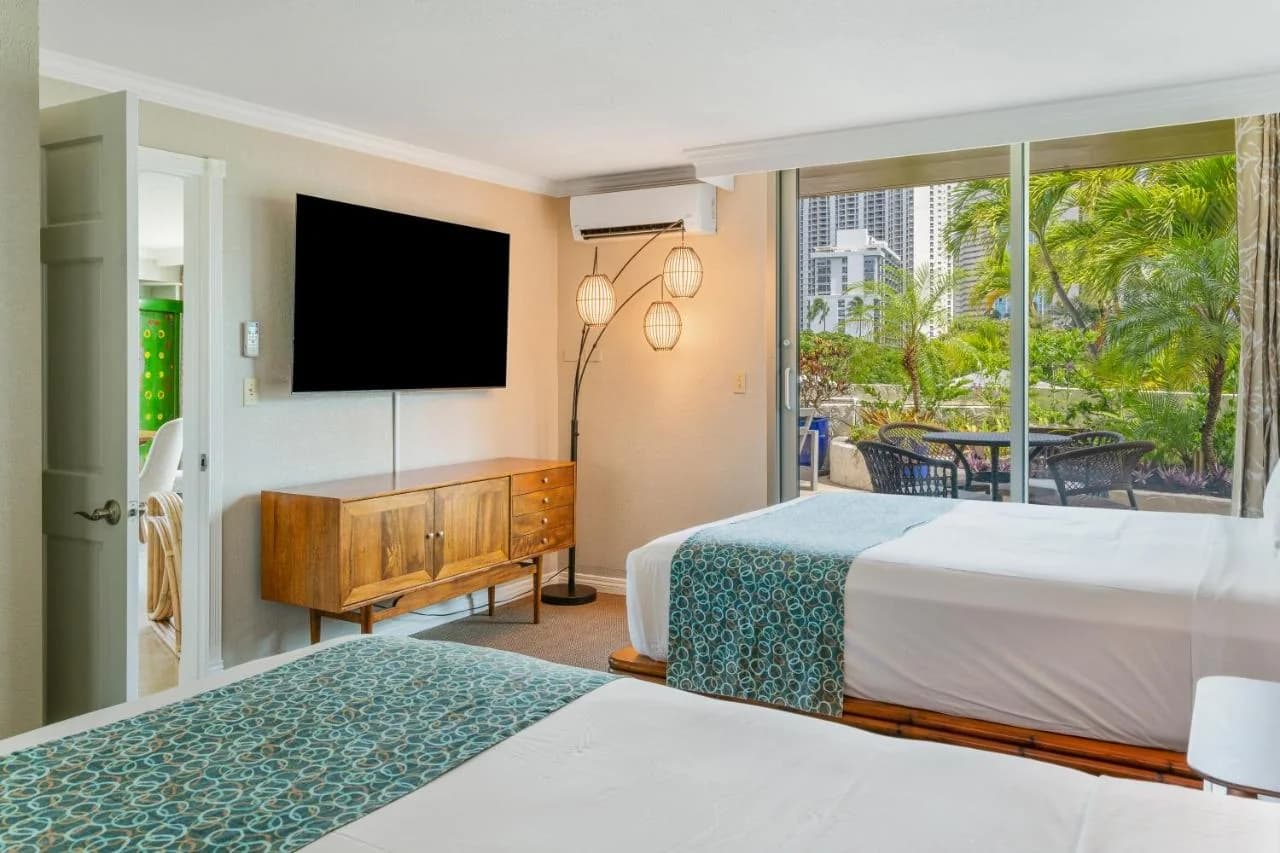 Luana Waikiki Hotel & Suites photo