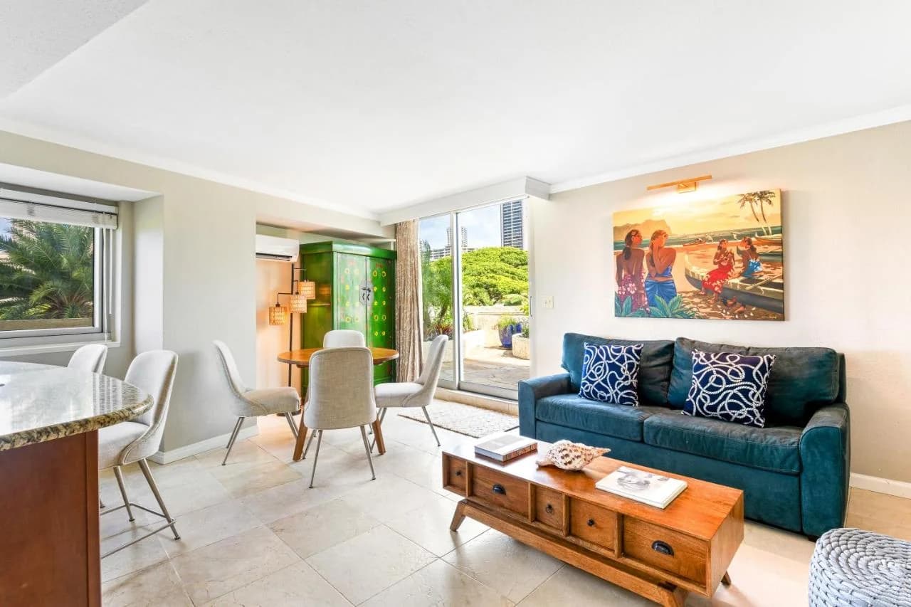 Luana Waikiki Hotel & Suites photo