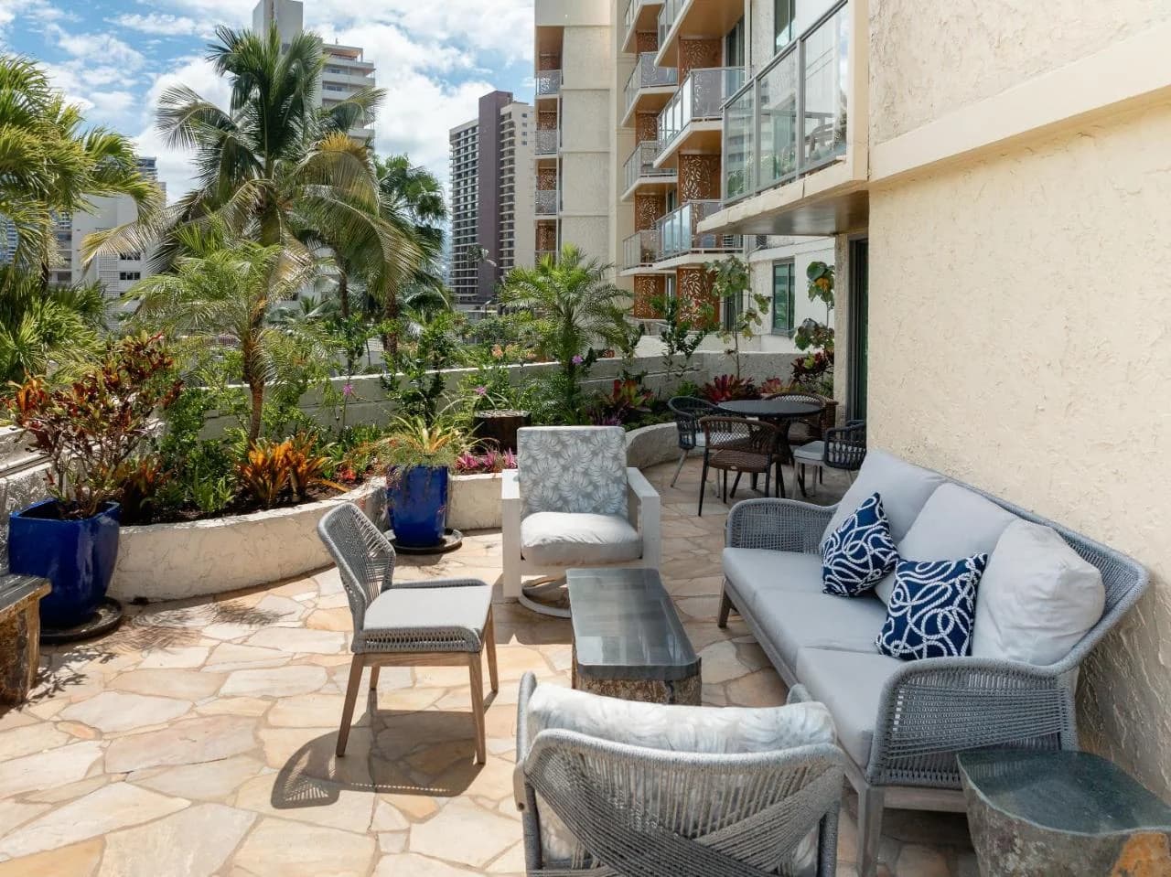Luana Waikiki Hotel & Suites photo