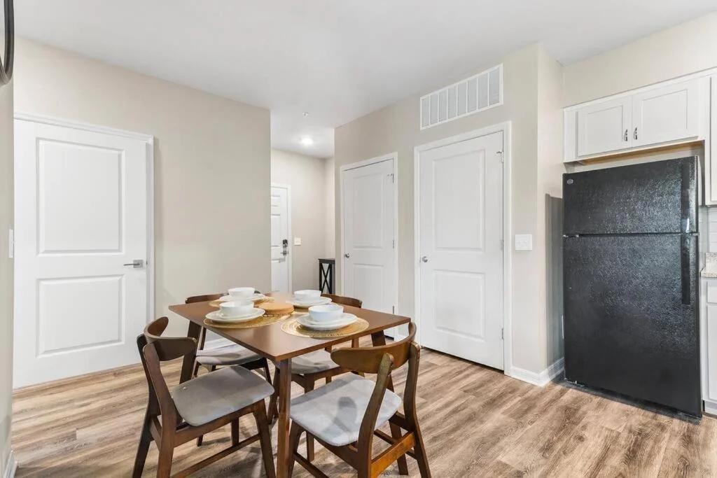 Luxe 1BR/1BA: Dive, Rest, Explore. Book Now! photo