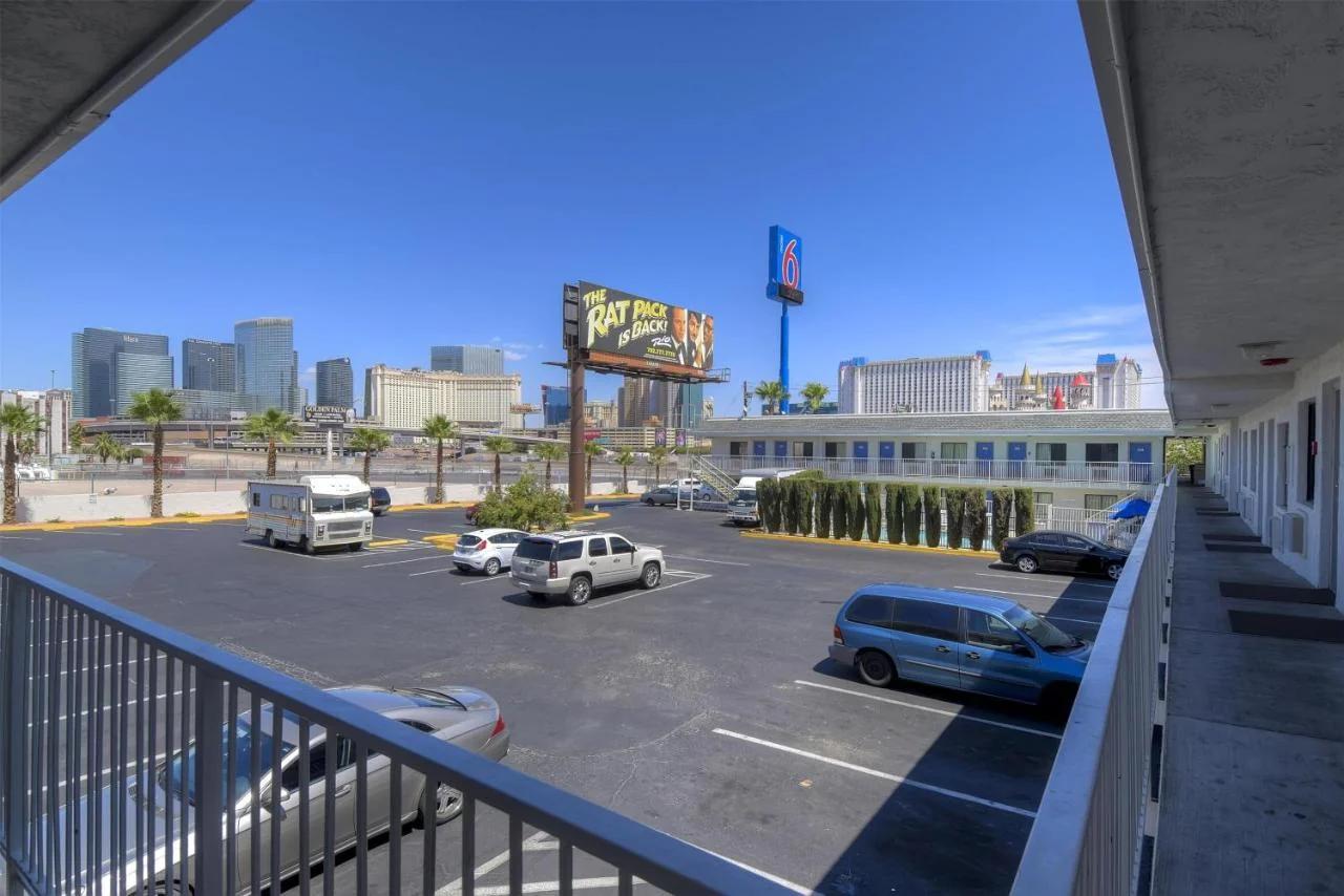 Motel 6 Las Vegas, NV – I-15 Stadium photo