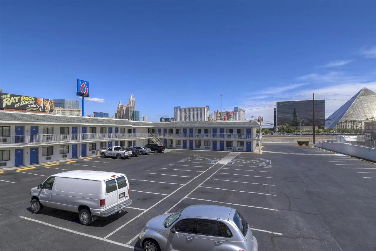 Motel 6 Las Vegas, NV – I-15 Stadium photo