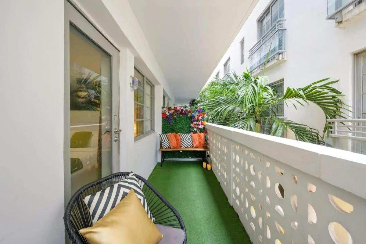 Ocean Drive Oasis Rooftop Pool & Bar photo
