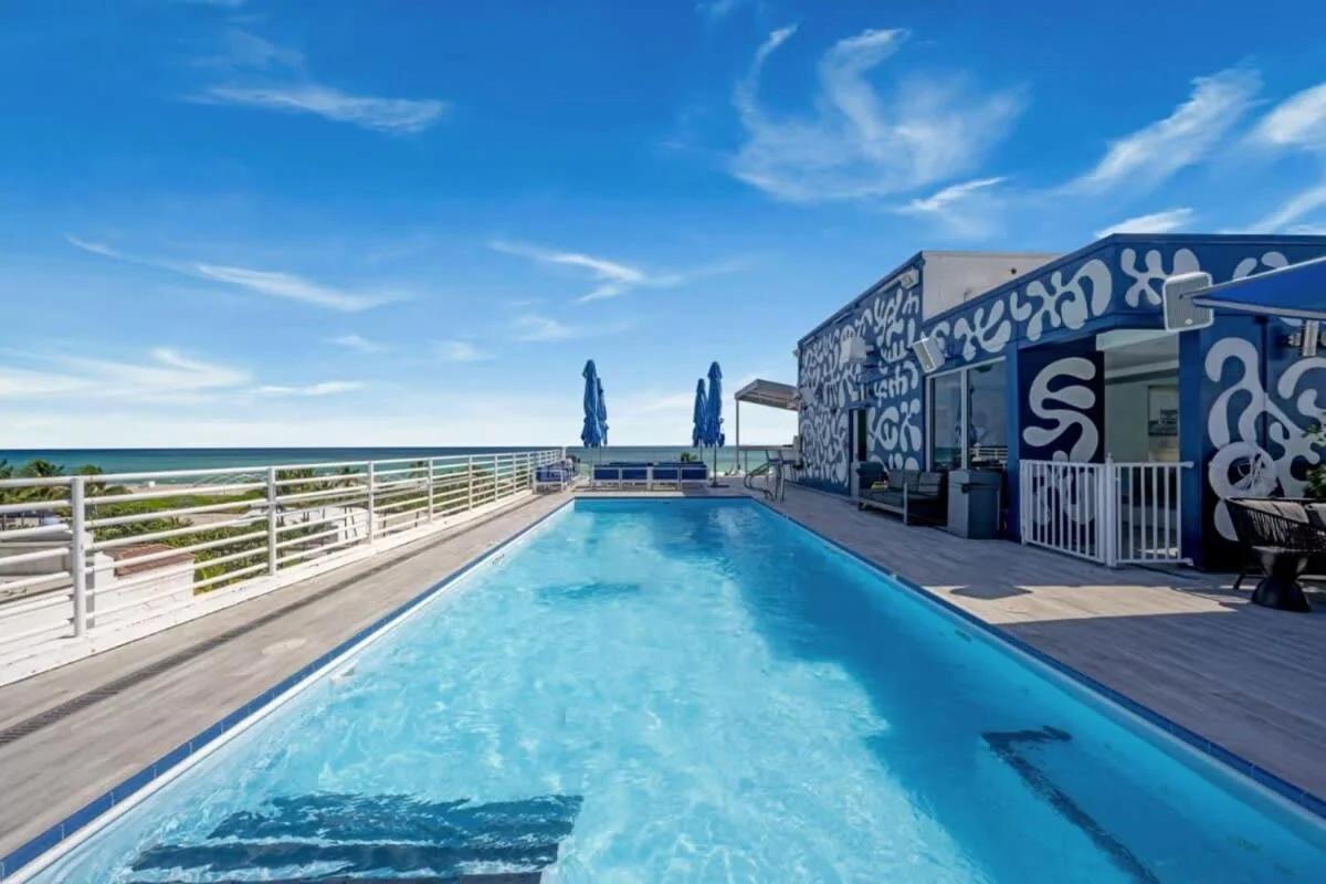 Ocean Drive Oasis Rooftop Pool & Bar photo