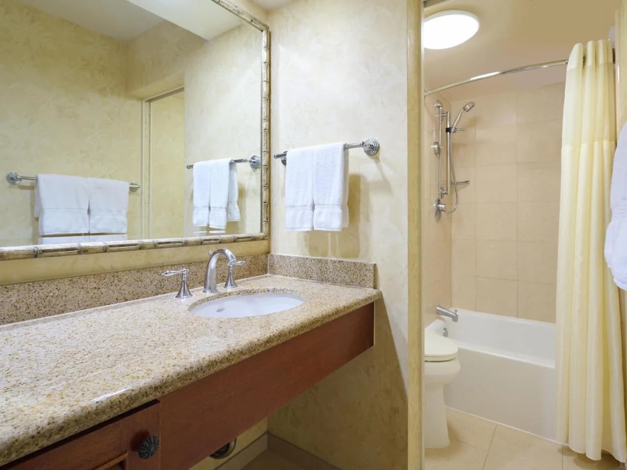 OUTRIGGER Waikiki Beach Resort photo