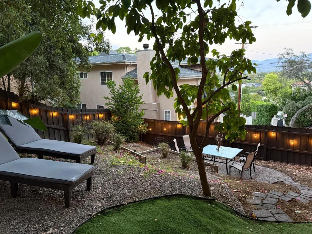 Private getaway in Studio City Hills universal photo