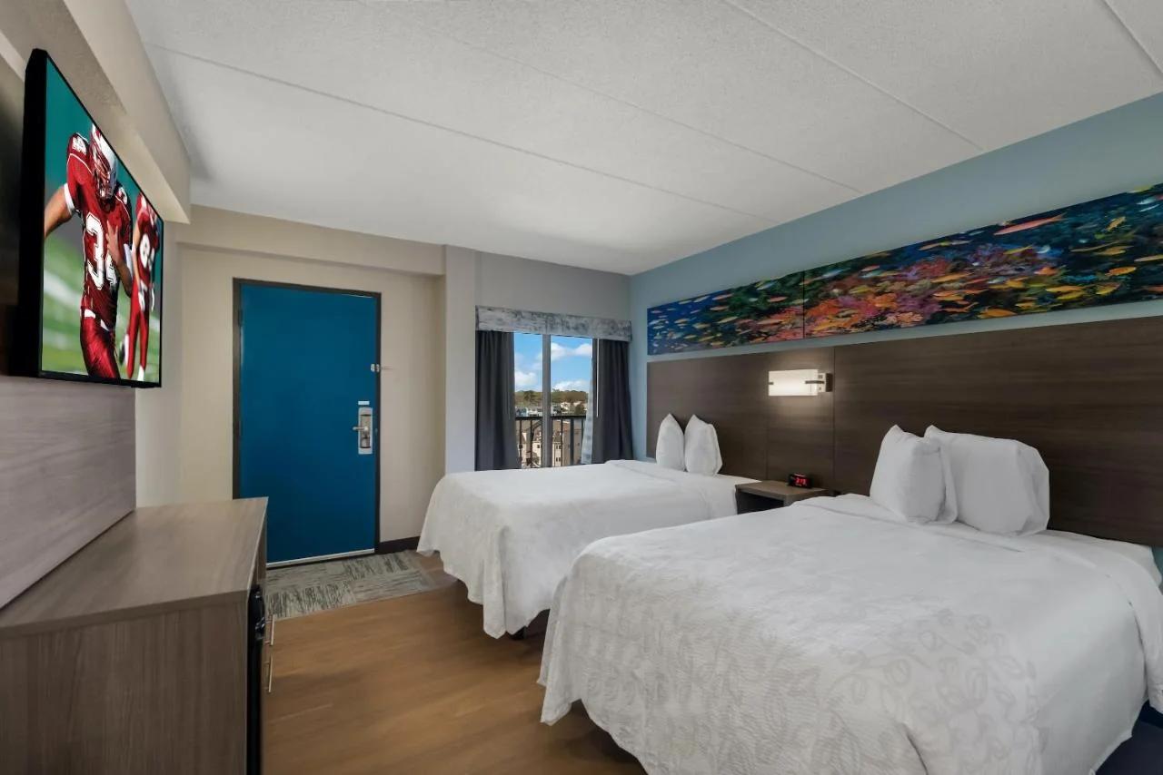 Red Roof Inn PLUS & Suites Virginia Beach - Seaside photo