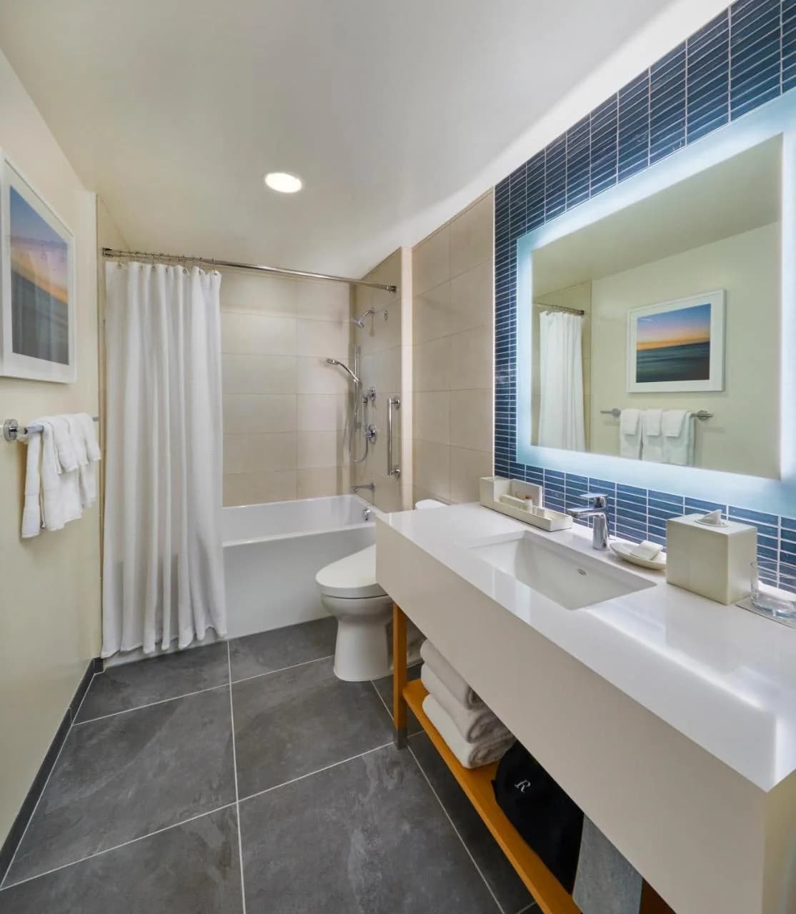 Renaissance Honolulu Hotel & Spa photo