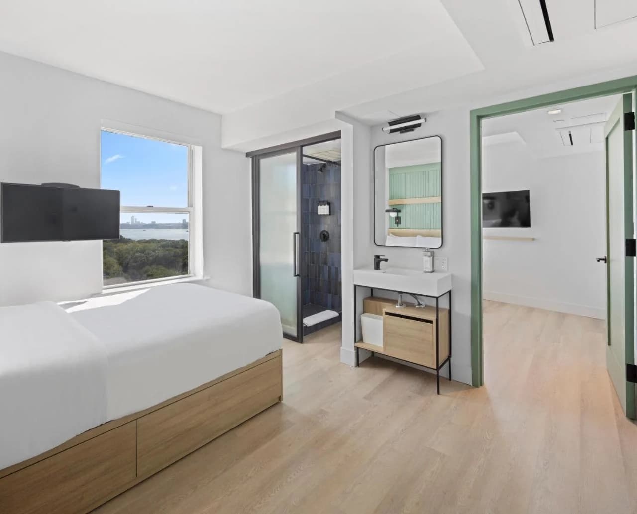 Riverside Tower Hotel photo