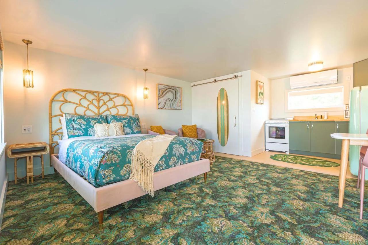 Rye Motor Inn - Oceanfront, Walk to Beach photo