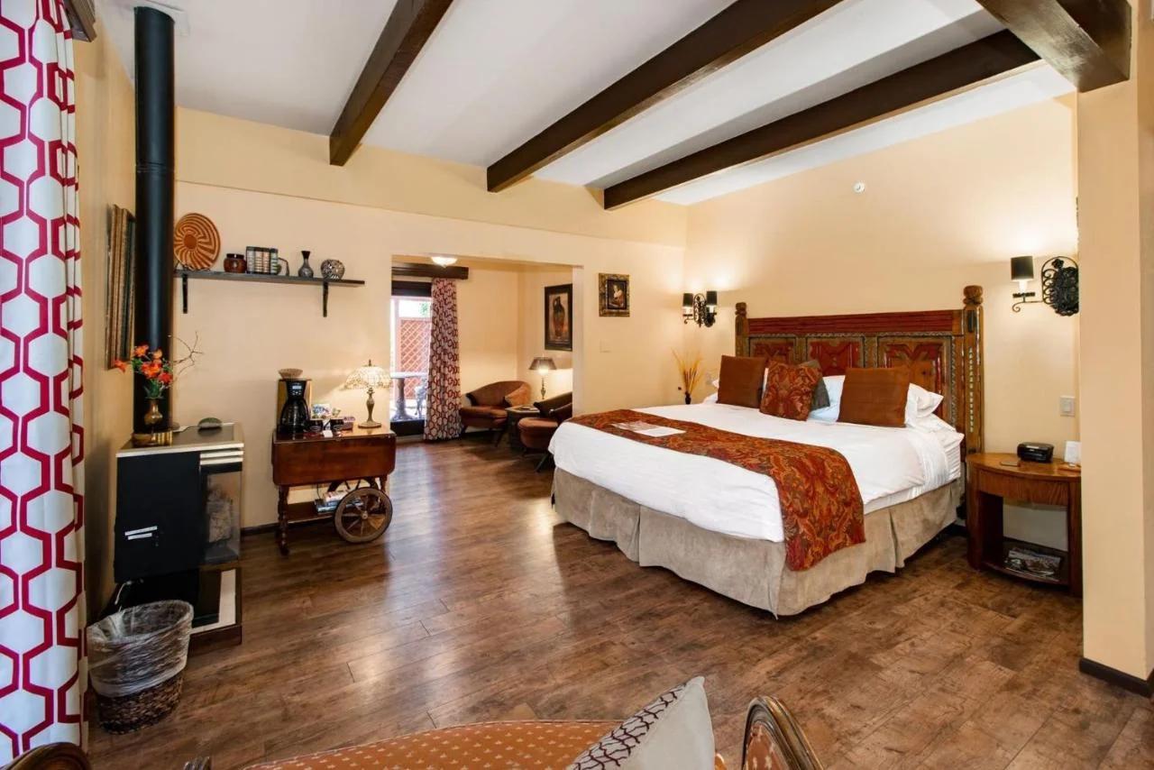 Sedona Views B&B and Luxury Creekside Cabins photo