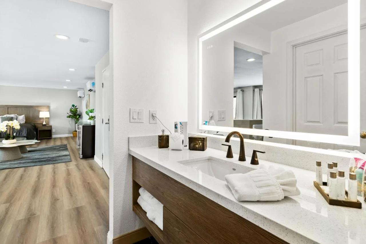 Serene Vegas Boutique Hotel Las Vegas photo