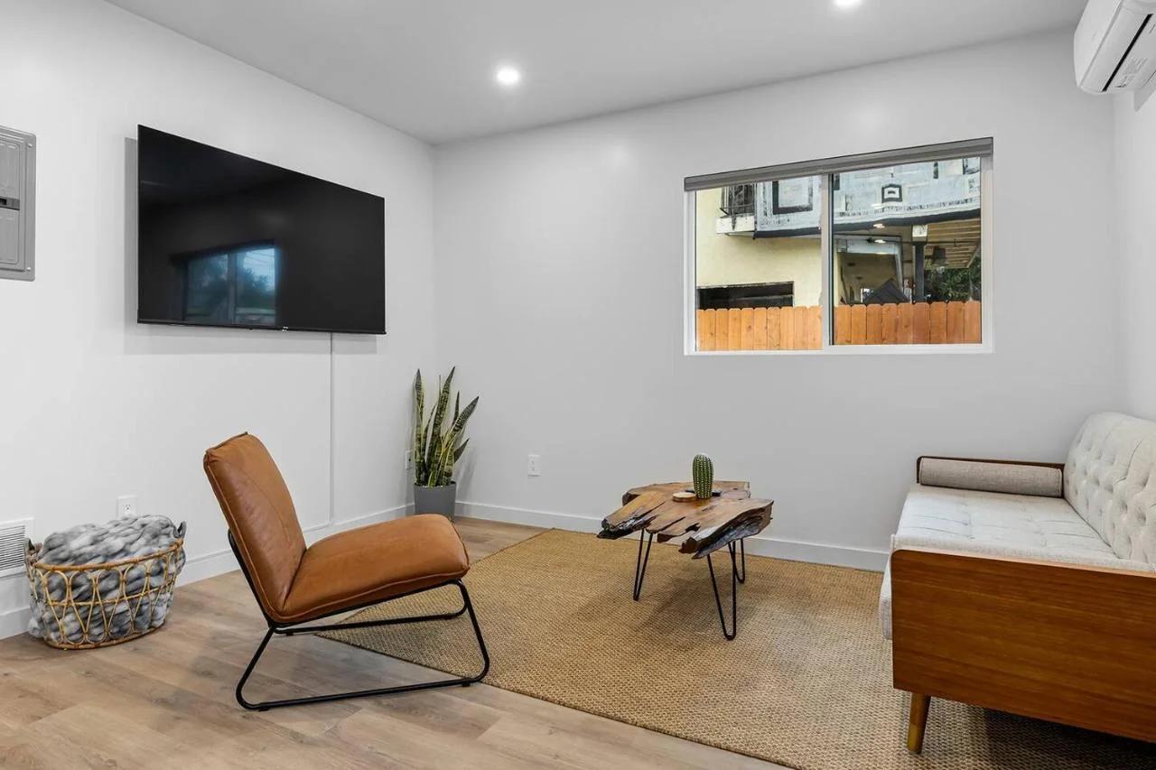 Spacious w/2BR 1bath - near DTLA East Los Angeles photo