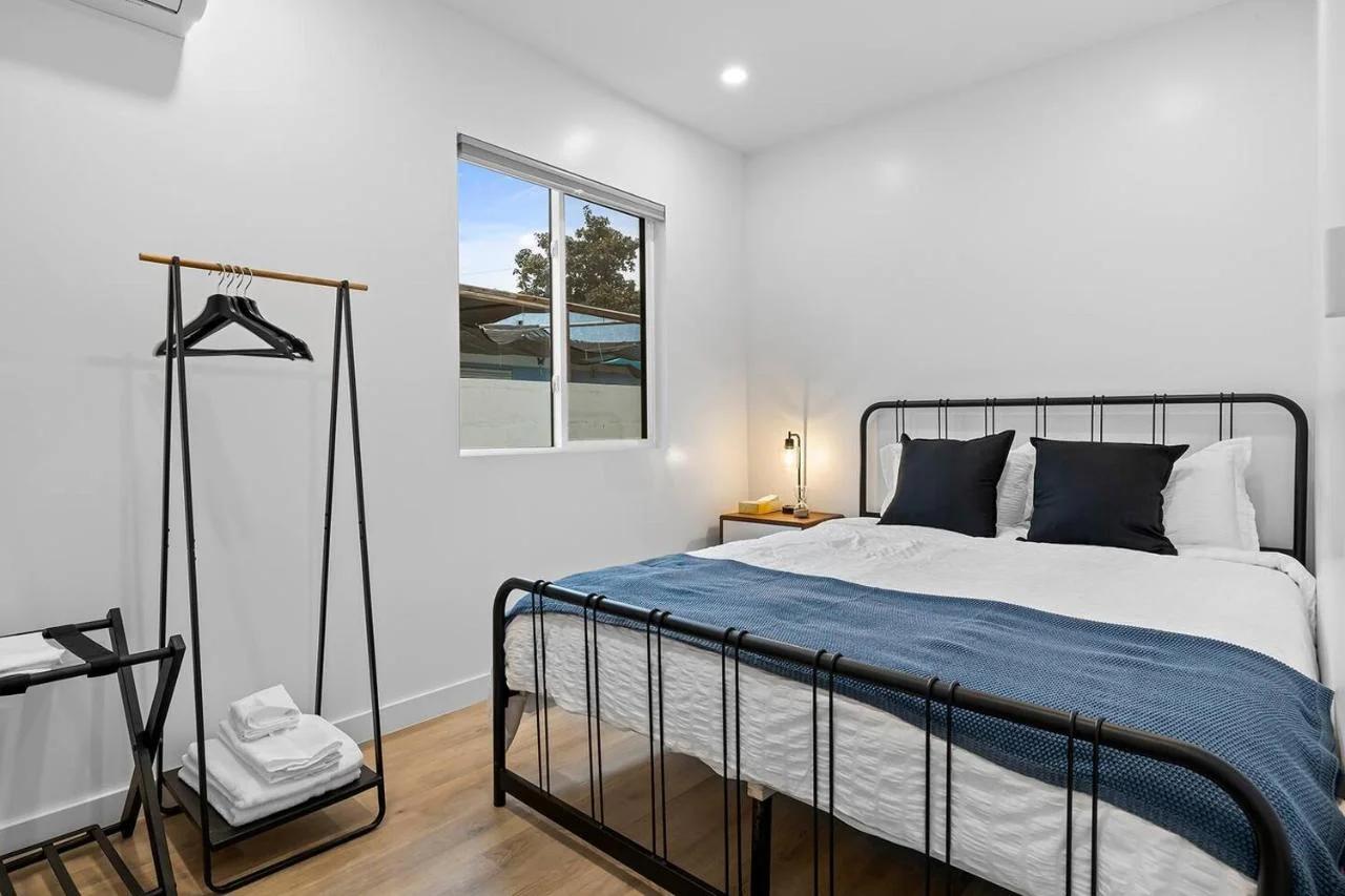 Spacious w/2BR 1bath - near DTLA East Los Angeles photo