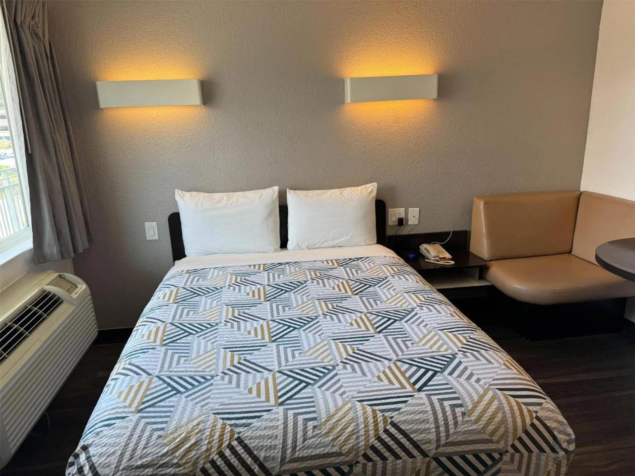 Studio 6 Suites Las Vegas, NV - Tropicana photo