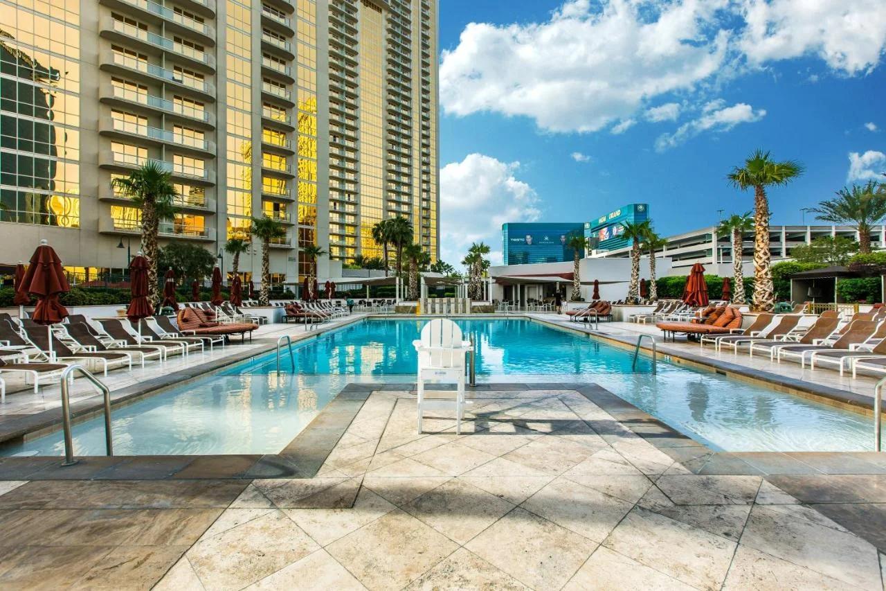 The Signature MGM Condos foto