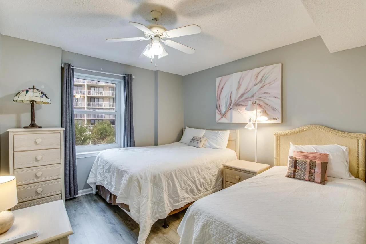 Tradewinds 205 photo