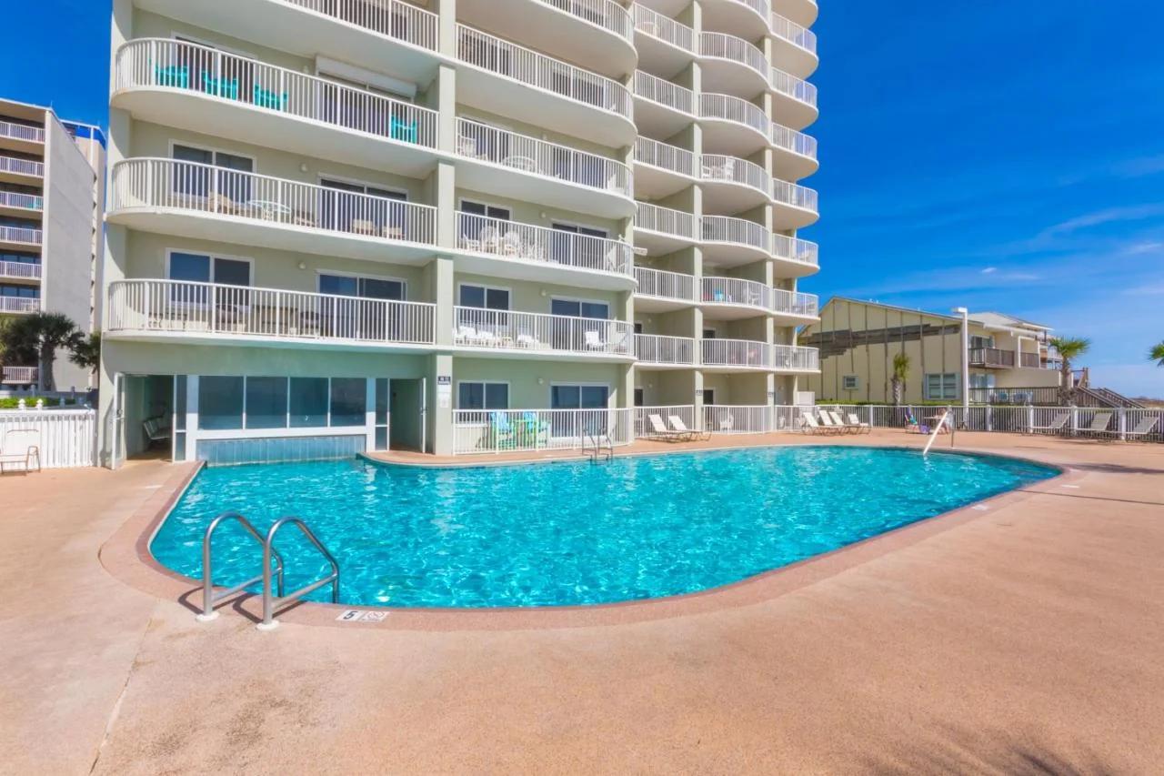 Tradewinds 205 photo