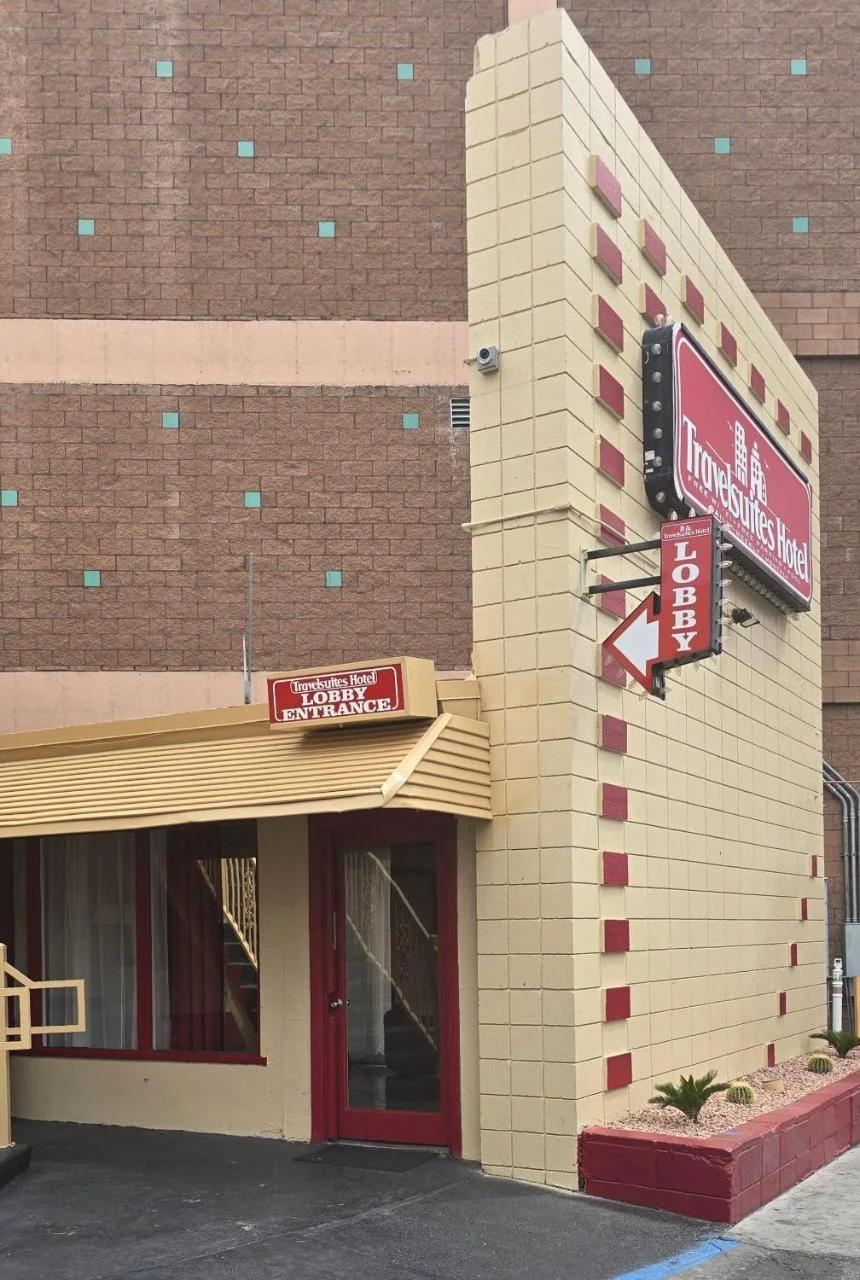 Travelsuites Hotel photo