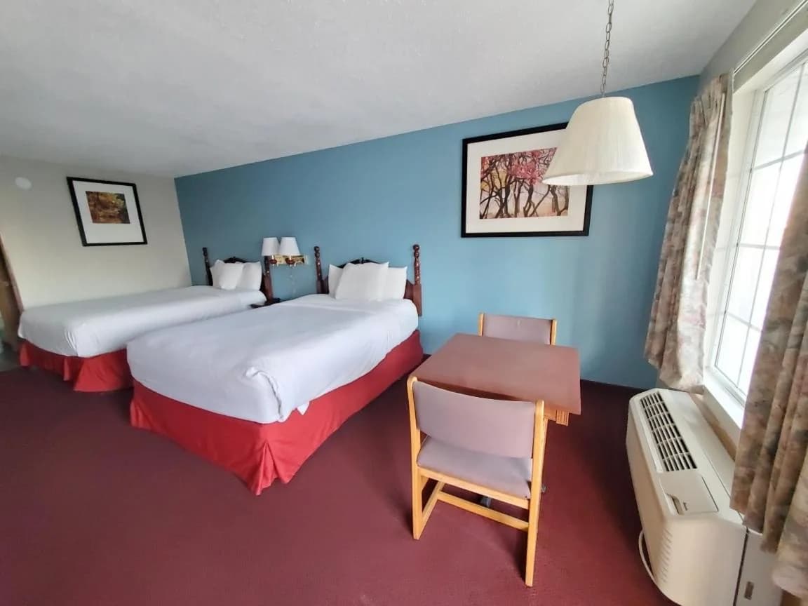 Twelve Oaks Inn photo