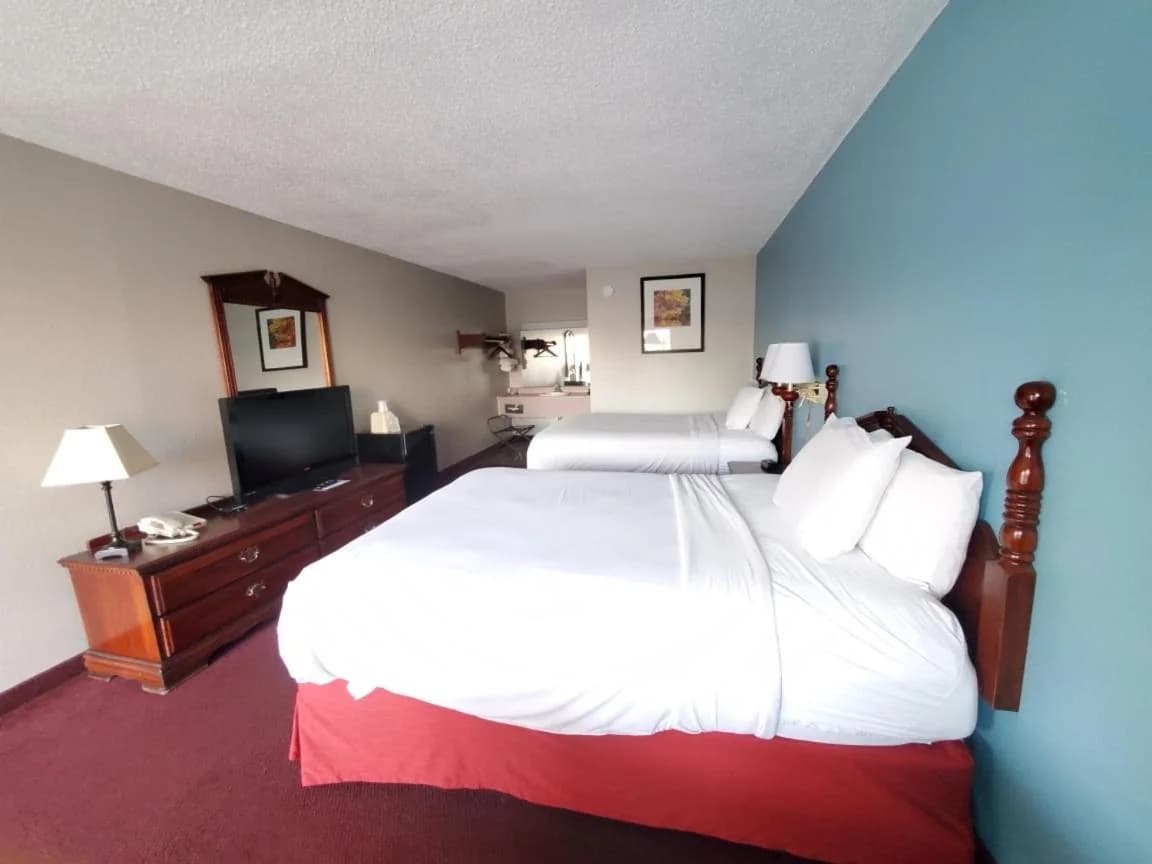 Twelve Oaks Inn photo