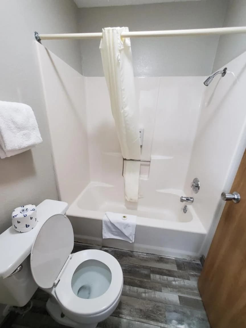 Twelve Oaks Inn photo