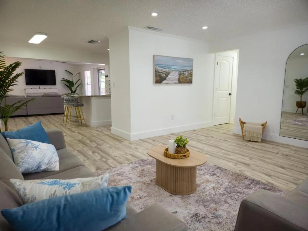Velara Naples photo