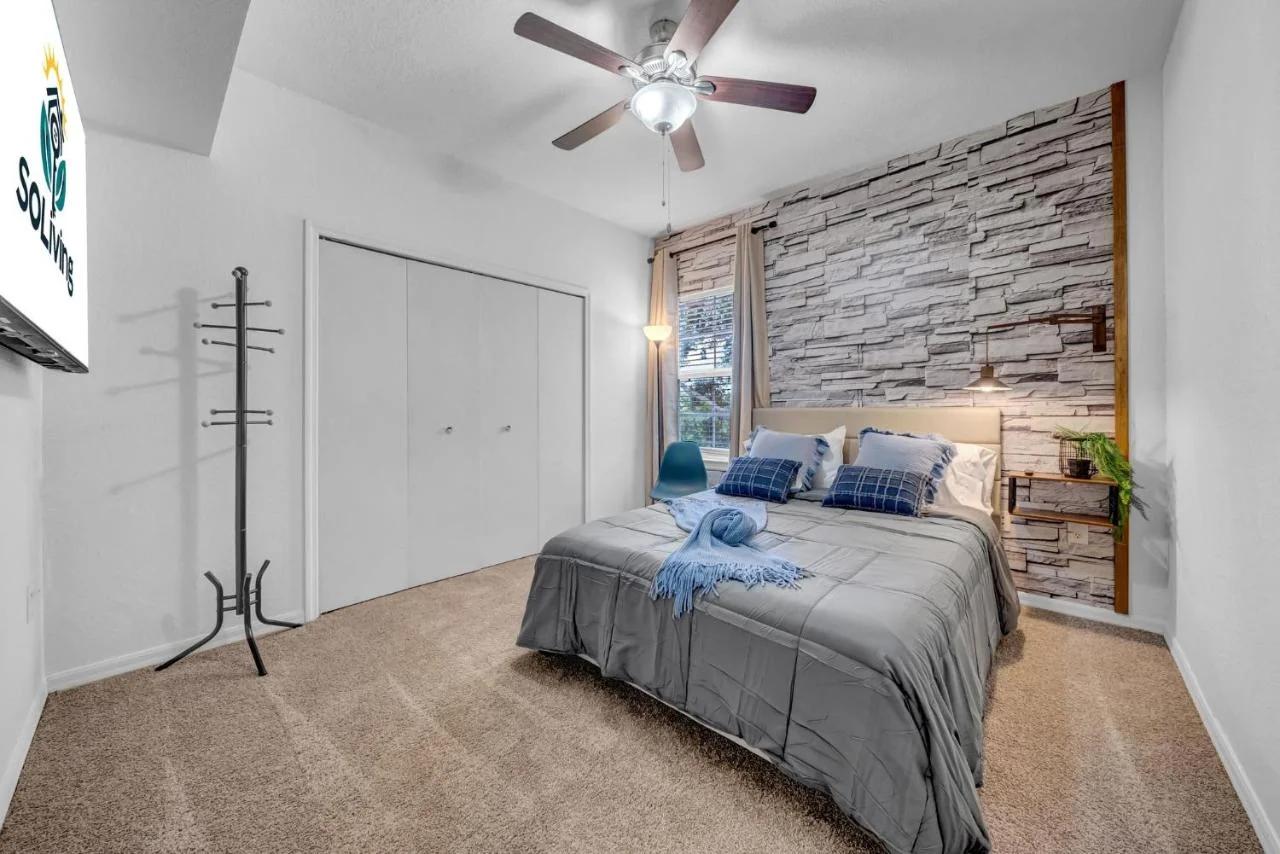 Vibrant 2BR2BA w King Bed Pool, Gym #11 photo