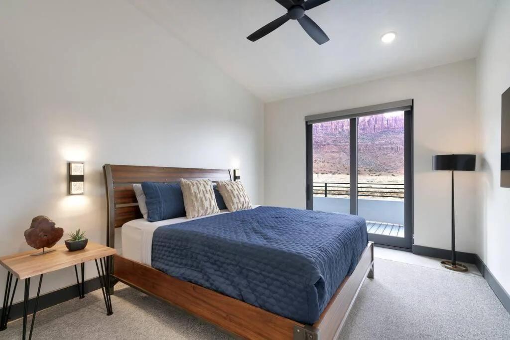 Vizcaya #1 - Moab's Newest Luxury Rental (Hot Tub) photo