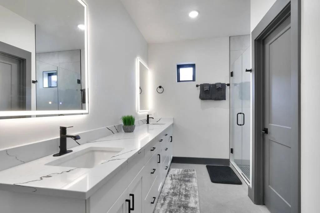 Vizcaya #1 - Moab's Newest Luxury Rental (Hot Tub) photo