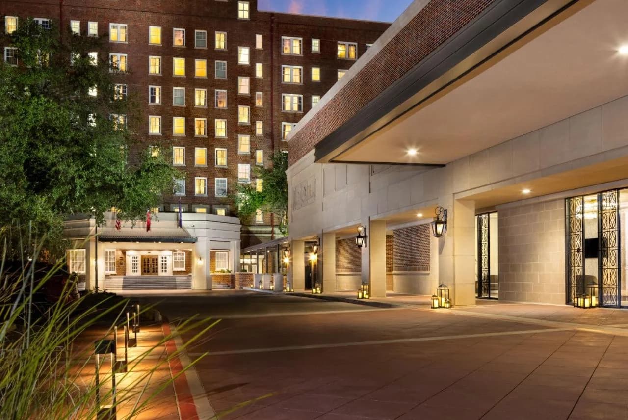 Warwick Melrose Hotel photo