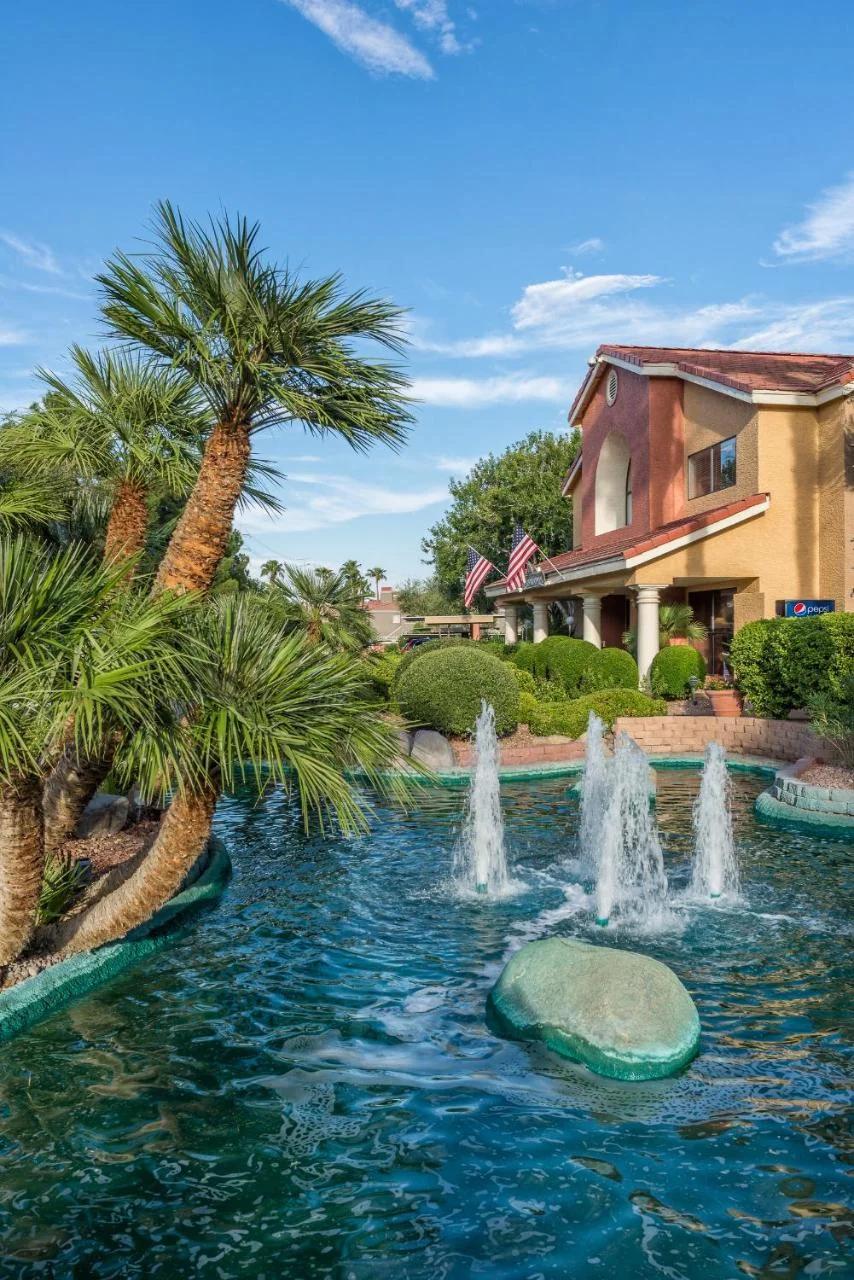Westgate Flamingo Bay Resort photo