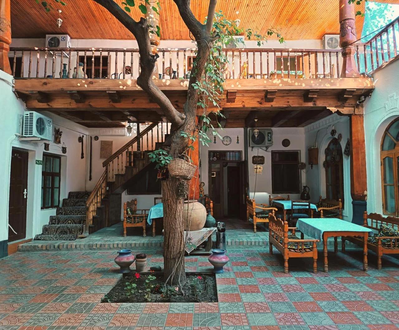 Hotel Nazira & Azizbek foto