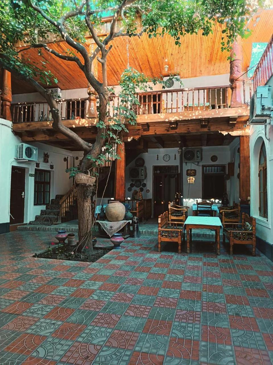Hotel Nazira & Azizbek foto