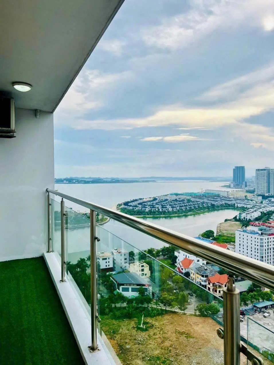 2BR Luxury Apt, Sea View, Heart of Bai Chay