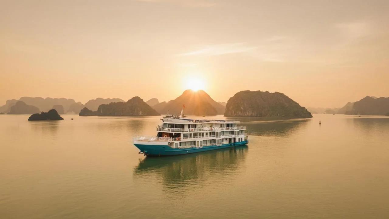 Aqua Legend Cruise - Lan Ha Bay foto