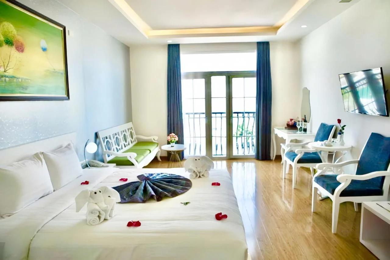 Hotel La Perle photo